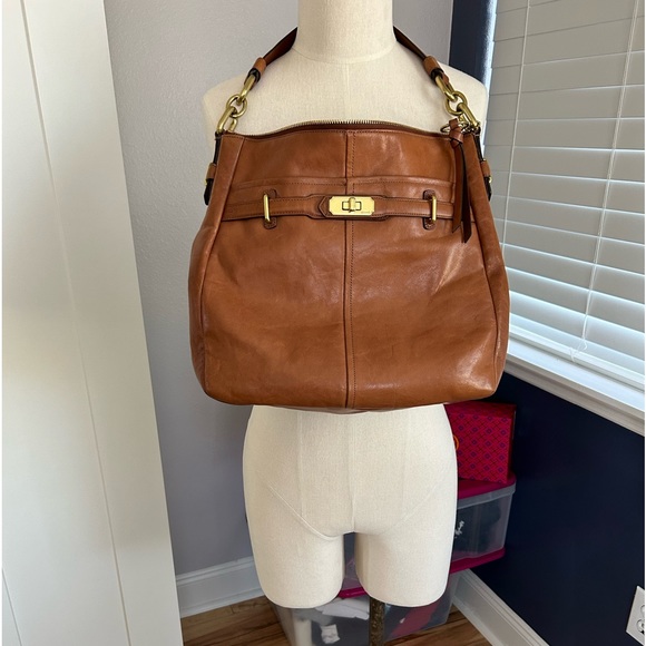 Coach leather shoulder bag - Picture 1 of 9